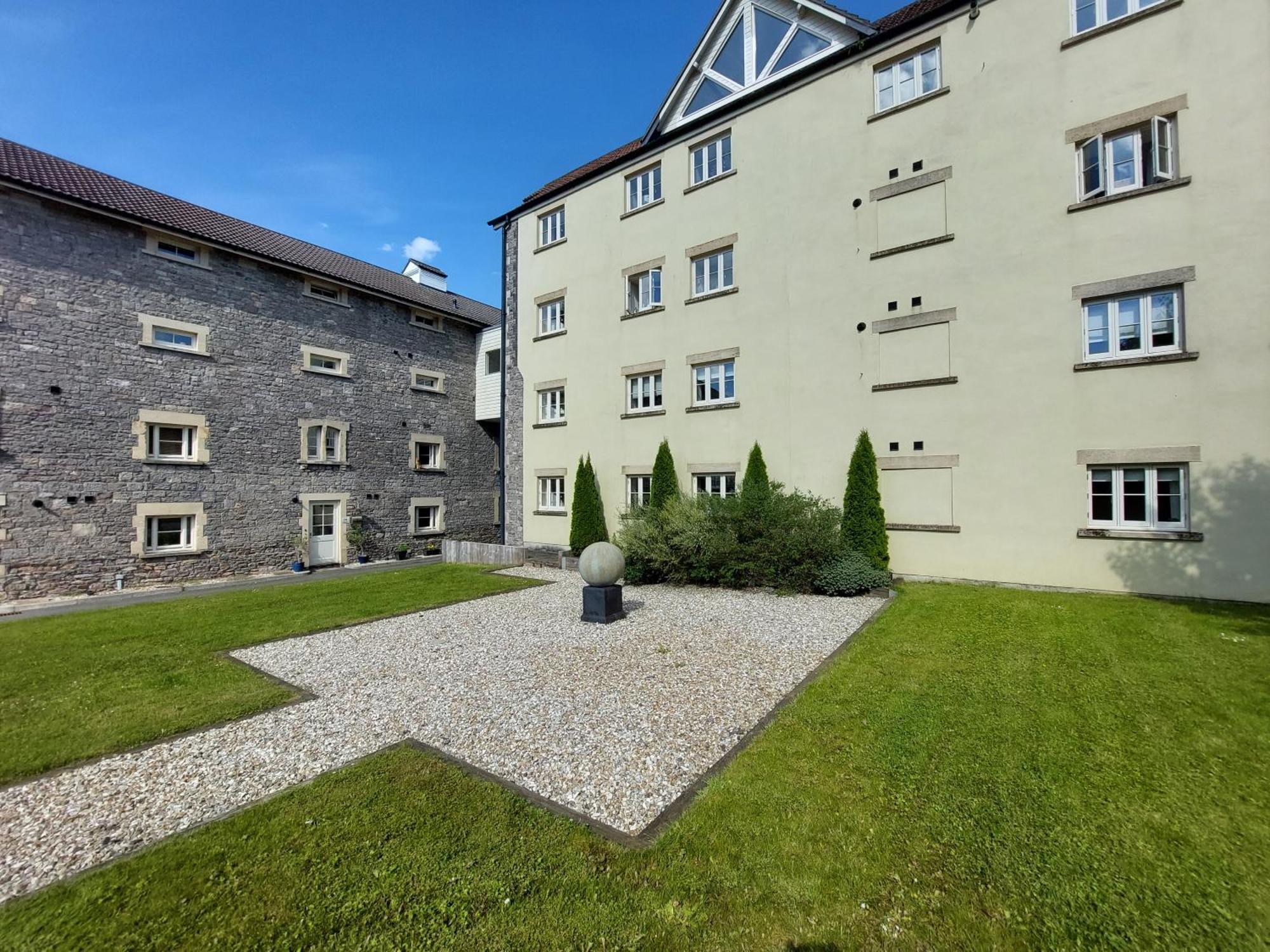 Old Brewery Home With Pool And Gym Access Oakhill Екстериор снимка
